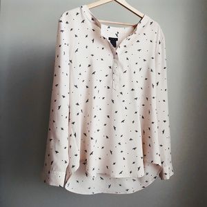 Banana Republic light pink bee print shirt
